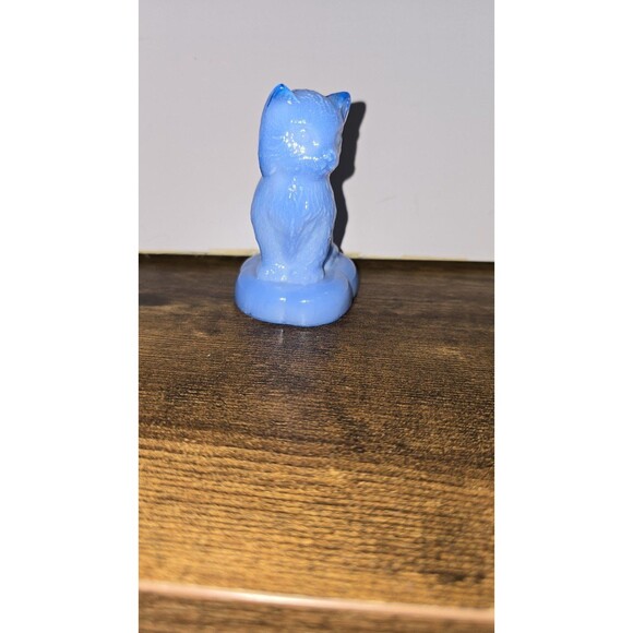 Boyd Glass Miss Cotton on Pillow vintage cat 'Delphinium' - Picture 4 of 5